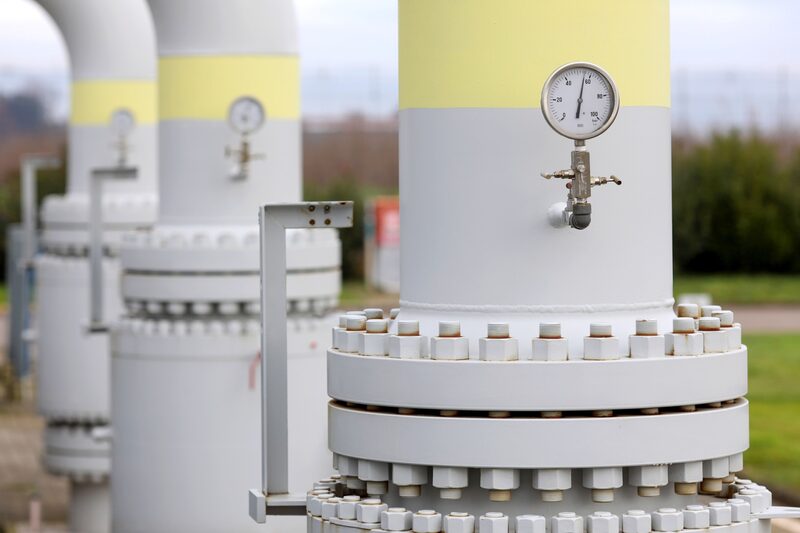 Un manómetro en los filtros de aspiración de la estación compresora de Messina, operada por Snam SpA, en Gallese (Italia). Un manómetro en los filtros de aspiración de la estación compresora de Messina, operada por Snam SpA, en Gallese (Italia).