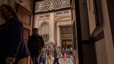 El impulso de Milei para reconstruir las reservas de divisas de Argentina se paraliza El impulso de Milei para reconstruir las reservas de divisas de Argentina se paraliza