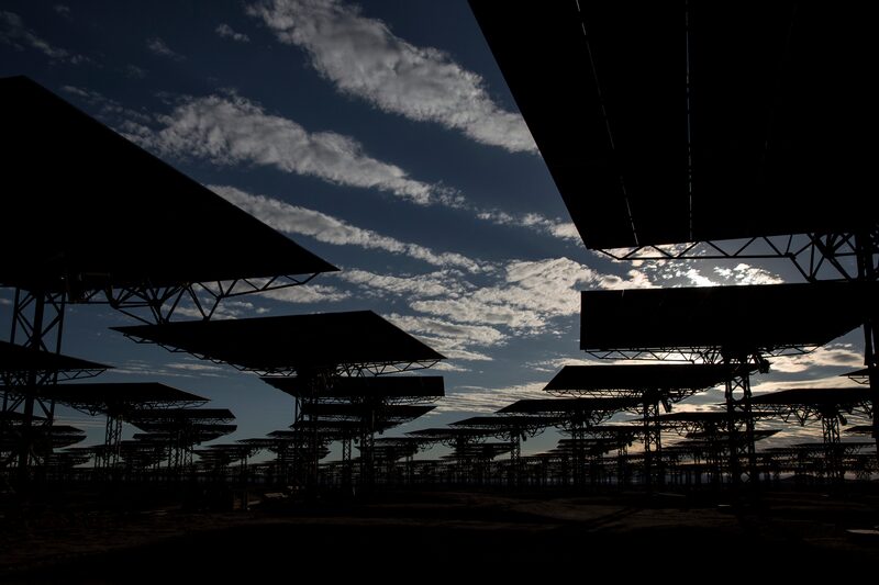 El gobierno espera recaudar US$150 millones al año a través de su propuesta de cambio en el sistema de precios de las centrales conocido como pequeños medios de generación distribuida, o PMGD. El gobierno espera recaudar US$150 millones al año a través de su propuesta de cambio en el sistema de precios de las centrales conocido como pequeños medios de generación distribuida, o PMGD.