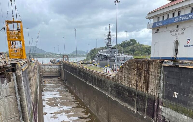 Canal de Panamá suspendió temporalmente tránsito por las esclusas Miraflores por conato de incendio. Canal de Panamá suspendió temporalmente tránsito por las esclusas Miraflores por conato de incendio.