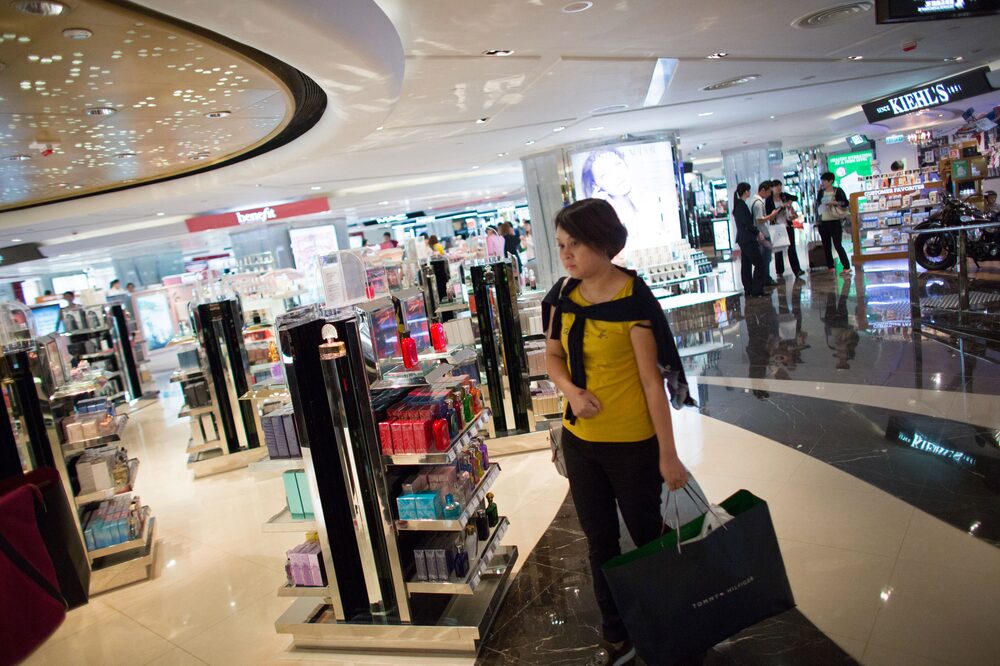 DFS Group Ltd. Chief Operating Officer Michael Schriver Interview and Store As Co. Plans First Europe Shops As Chinese Travel More DFS Group Ltd. Chief Operating Officer Michael Schriver Interview and Store As Co. Plans First Europe Shops As Chinese Travel More