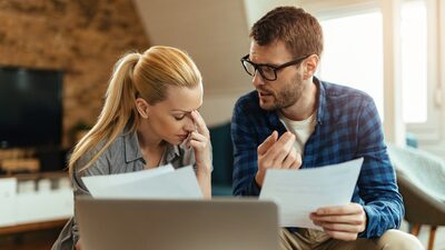 Más de 3 de cada 10 personas en EEUU ocultan sus deudas de tarjeta de crédito Más de 3 de cada 10 personas en EEUU ocultan sus deudas de tarjeta de crédito