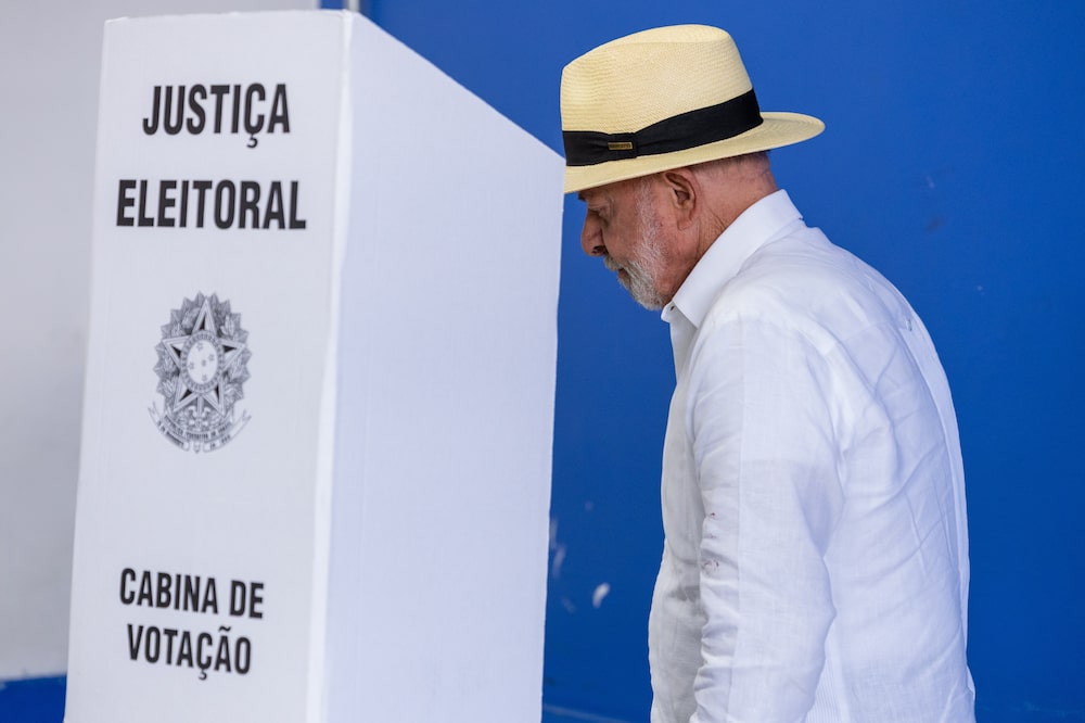 Luiz Inacio Lula da Silva, Brazil's president, casts a ballot at a polling station during the general election in Sao Paulo, Brazil, on Sunday, Oct. 4, 2026. Brazilians are headed to the polls Sunday in a tightly contested first round vote between an incumbent that is seeking a fourth term and the eldest son of former President Jair Bolsonaro. Photographer: Maira Erlich/Bloomberg Luiz Inacio Lula da Silva, Brazil's president, casts a ballot at a polling station during the general election in Sao Paulo, Brazil, on Sunday, Oct. 4, 2026. Brazilians are headed to the polls Sunday in a tightly contested first round vote between an incumbent that is seeking a fourth term and the eldest son of former President Jair Bolsonaro. Photographer: Maira Erlich/Bloomberg