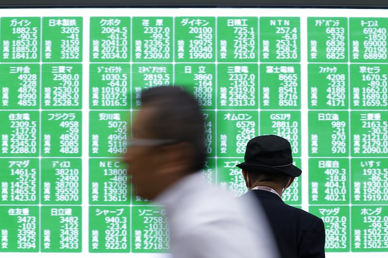 Las acciones asiáticas caen tras la ola de ventas de las tecnológicas; el oro sube Las acciones asiáticas caen tras la ola de ventas de las tecnológicas; el oro sube