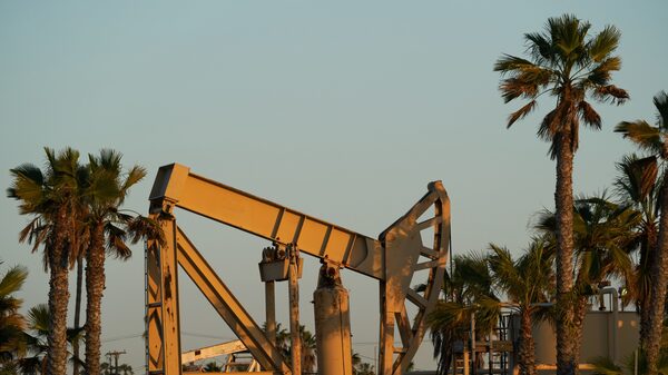 Vendedores en corto de acciones petroleras recortan su exposición Vendedores en corto de acciones petroleras recortan su exposición