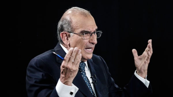 Petro podría adquirir un 50% de las tierras para campesinos “gratis”: De la Calle Petro podría adquirir un 50% de las tierras para campesinos “gratis”: De la Calle