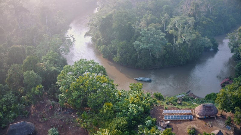 Los botes solares que evitan 26.000 galones de gasolina en la Amazonía ecutoriana y llegan a los Premios Verdes. Los botes solares que evitan 26.000 galones de gasolina en la Amazonía ecutoriana y llegan a los Premios Verdes.