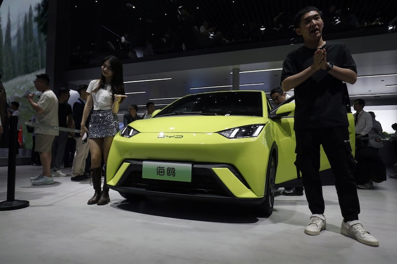 El modelo eléctrico BYD Seagull, se vende en China por alrededor de US$10.000 mientras que la media del VE en Estados Unidos ronda los US$47.000 El modelo eléctrico BYD Seagull, se vende en China por alrededor de US$10.000 mientras que la media del VE en Estados Unidos ronda los US$47.000