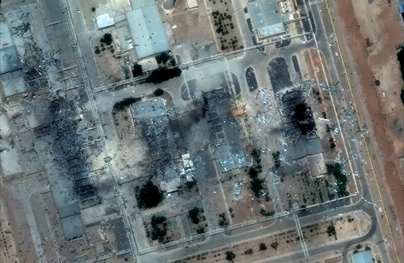 Una imagen satelital que muestra edificios destruidos en el centro de tecnología nuclear de Isfahán después de los recientes ataques aéreos. Divulgación: Maxar Technologies Una imagen satelital que muestra edificios destruidos en el centro de tecnología nuclear de Isfahán después de los recientes ataques aéreos. Divulgación: Maxar Technologies