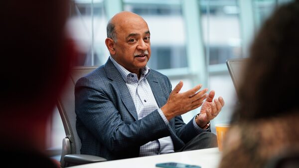 CEO de IBM advierte: esquemas remotos pueden afectar la carrera de los trabajadores CEO de IBM advierte: esquemas remotos pueden afectar la carrera de los trabajadores