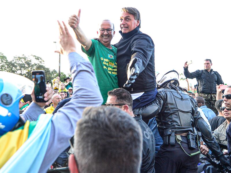 Governador de Santa Catarina ao lado do presidente Jair Bolsonaro, ambos do Partido Liberal (PL) Governador de Santa Catarina ao lado do presidente Jair Bolsonaro, ambos do Partido Liberal (PL)