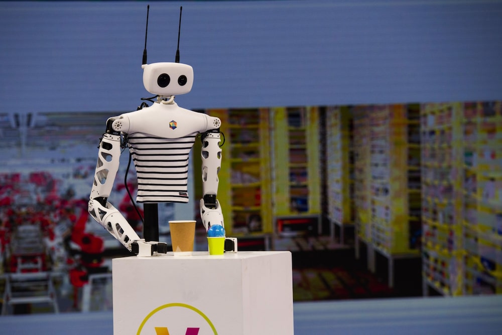 El robot teledirigido Reachy en el stand de Pollen Robotic en la conferencia Viva Technology en el centro de exposiciones Porte de Versailles de París, Francia, el miércoles 16 de junio de 2021 El robot teledirigido Reachy en el stand de Pollen Robotic en la conferencia Viva Technology en el centro de exposiciones Porte de Versailles de París, Francia, el miércoles 16 de junio de 2021