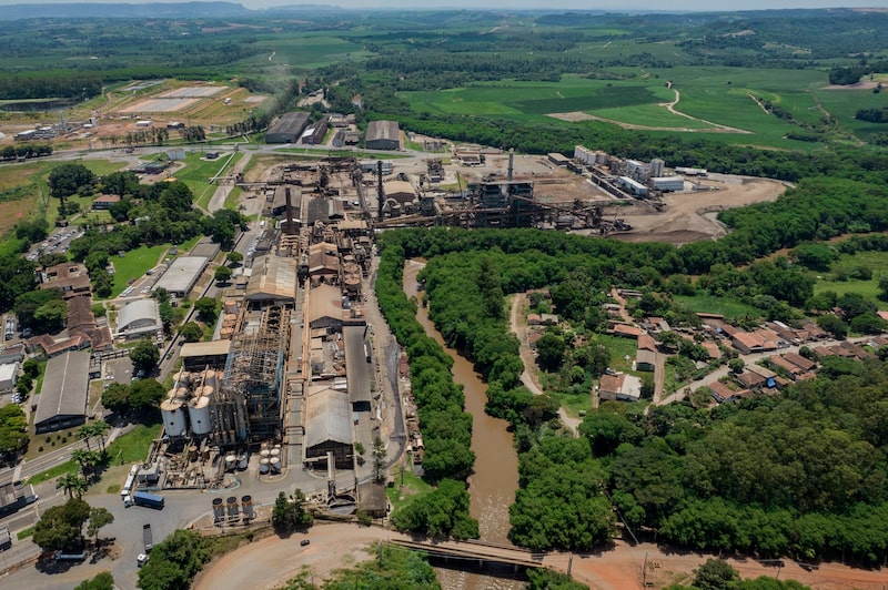 Unidade da Raízen em Piracicaba, São Paulo: empresa segue com plano de venda de ativos para reduzir a alavancagem Unidade da Raízen em Piracicaba, São Paulo: empresa segue com plano de venda de ativos para reduzir a alavancagem