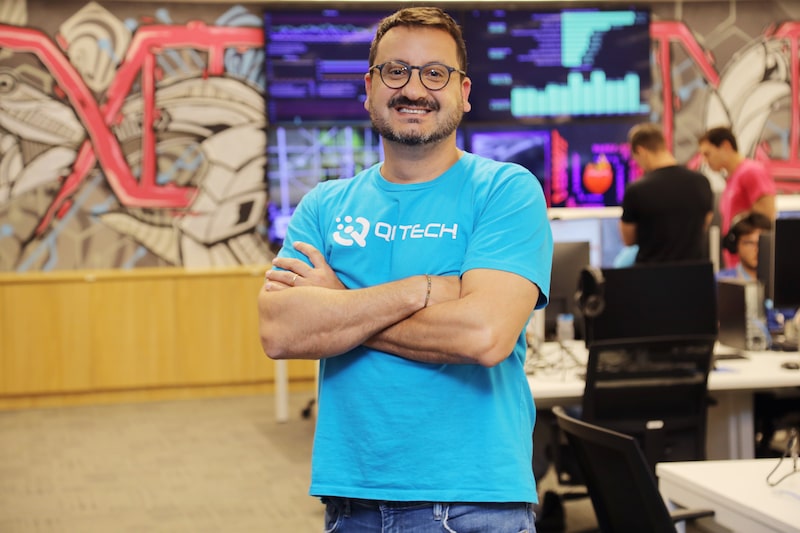 Segundo Pedro Mac Dowell, CEO e fundador, a QI Tech vai iniciar a migração dos fundos e começará a investir na venda cruzada dos serviços Segundo Pedro Mac Dowell, CEO e fundador, a QI Tech vai iniciar a migração dos fundos e começará a investir na venda cruzada dos serviços