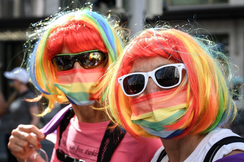 Miembros de la comunidad de lesbianas, gays, bisexuales, transexuales e intersexuales (LGBTIQ) participan en el Orgullo de Zúrich. Foto: Fabrice Coffrini/AFP/Getty Images Miembros de la comunidad de lesbianas, gays, bisexuales, transexuales e intersexuales (LGBTIQ) participan en el Orgullo de Zúrich. Foto: Fabrice Coffrini/AFP/Getty Images