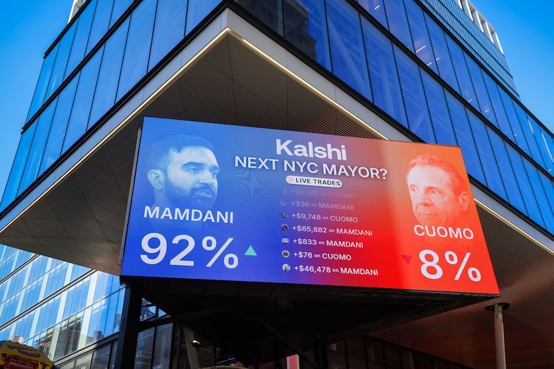 Una valla publicitaria de Kalshi durante las elecciones a la alcaldía de Nueva York en 2025. Fotógrafo: Michael Nagle/Bloomberg. Una valla publicitaria de Kalshi durante las elecciones a la alcaldía de Nueva York en 2025. Fotógrafo: Michael Nagle/Bloomberg.