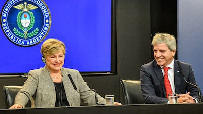 Argentina paga intereses al FMI y reservas del BCRA quedan por debajo de los US$50.000 millones Argentina paga intereses al FMI y reservas del BCRA quedan por debajo de los US$50.000 millones