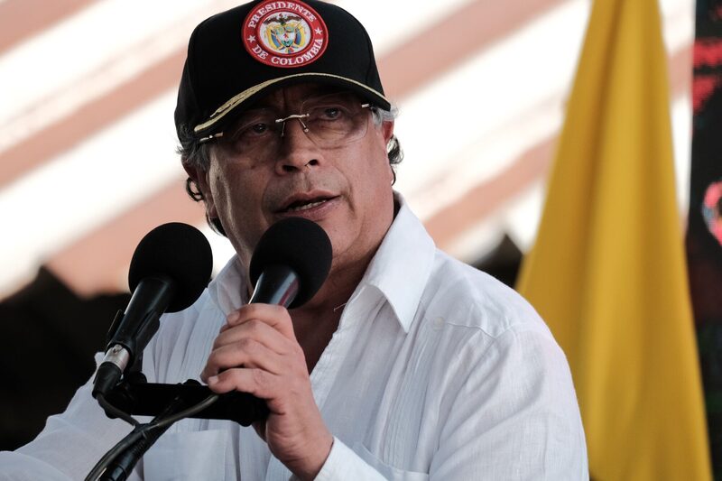 El presidente colombiano planea convocar a una consulta popular vía decreto, pese a que el proyecto ya había sido archivado en el Congreso. El presidente colombiano planea convocar a una consulta popular vía decreto, pese a que el proyecto ya había sido archivado en el Congreso.