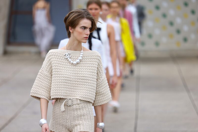 La famosa marca registró un crecimiento de dos dígitos en ventas pero la atención se centró en el tono cauteloso de sus perspectivas. La famosa marca registró un crecimiento de dos dígitos en ventas pero la atención se centró en el tono cauteloso de sus perspectivas.