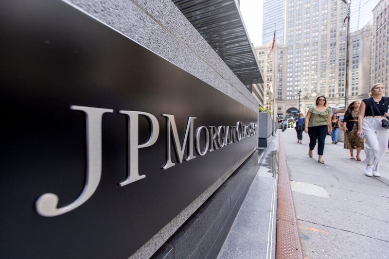 O JPMorgan Chase revisou para cima a sua projeção de receita líquida de juros no exercício de 2024 O JPMorgan Chase revisou para cima a sua projeção de receita líquida de juros no exercício de 2024