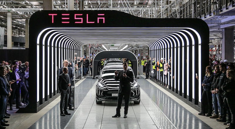 Elon Musk inaugura unidade na Alemanha Elon Musk inaugura unidade na Alemanha
