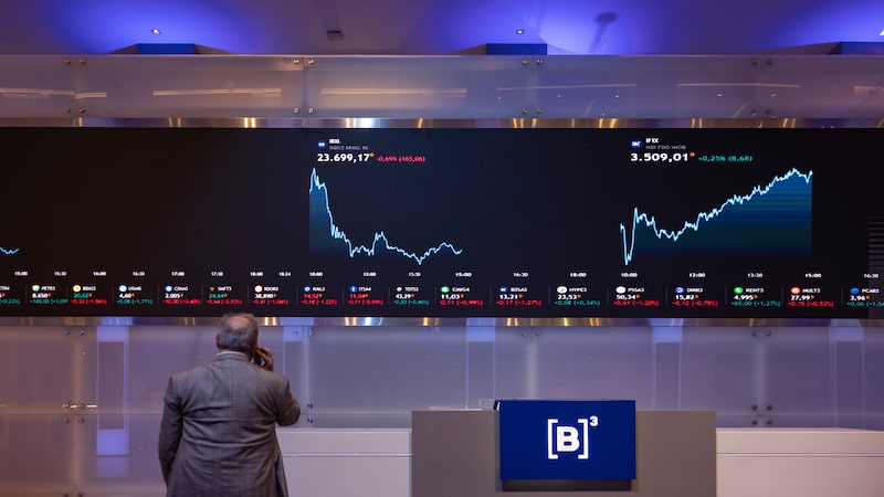 Ibovespa cai após Trump declarar fim de cessar-fogo com Irã; dólar opera estável Ibovespa cai após Trump declarar fim de cessar-fogo com Irã; dólar opera estável