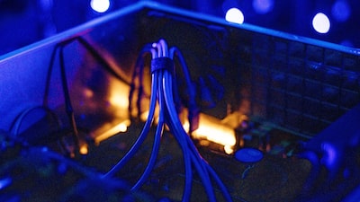 EE.UU. acusa a cofundador de Super Micro por enviar tecnología de IA a China EE.UU. acusa a cofundador de Super Micro por enviar tecnología de IA a China