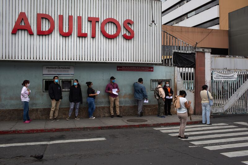 Sin embargo, las autoridades de Salud flexibilizaron las medidas para contener la pandemia. Sin embargo, las autoridades de Salud flexibilizaron las medidas para contener la pandemia.