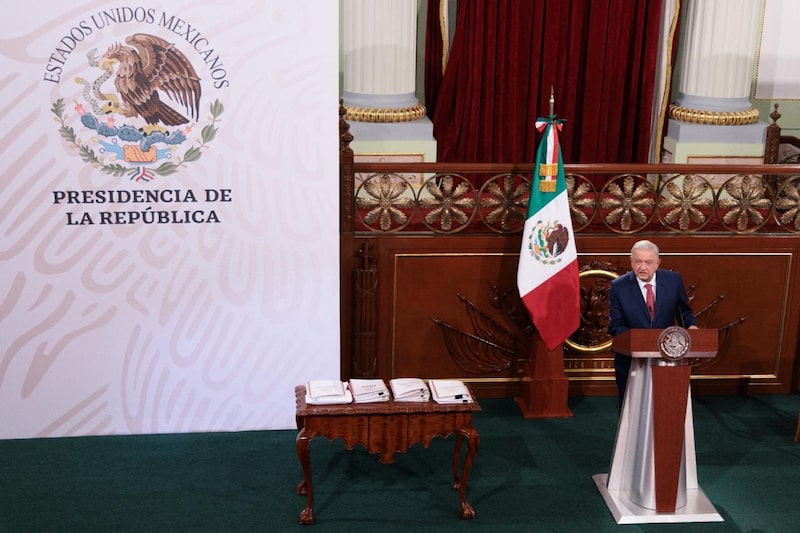 AMLO presenta paquete de reformas 5 de febrero, de 2024 AMLO presenta paquete de reformas 5 de febrero, de 2024