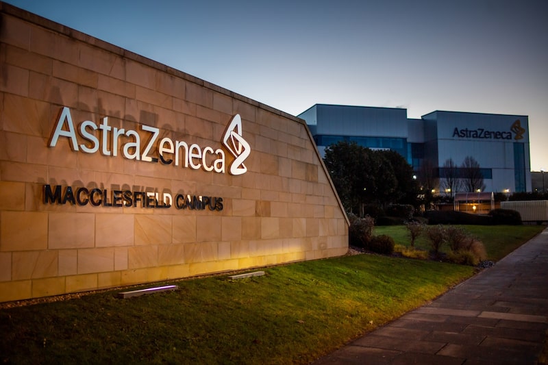 Fachada da fábrica da AstraZeneca em Macclesfield, no Reino Unido. (Foto: Anthony Devlin/Bloomberg) Fachada da fábrica da AstraZeneca em Macclesfield, no Reino Unido. (Foto: Anthony Devlin/Bloomberg)