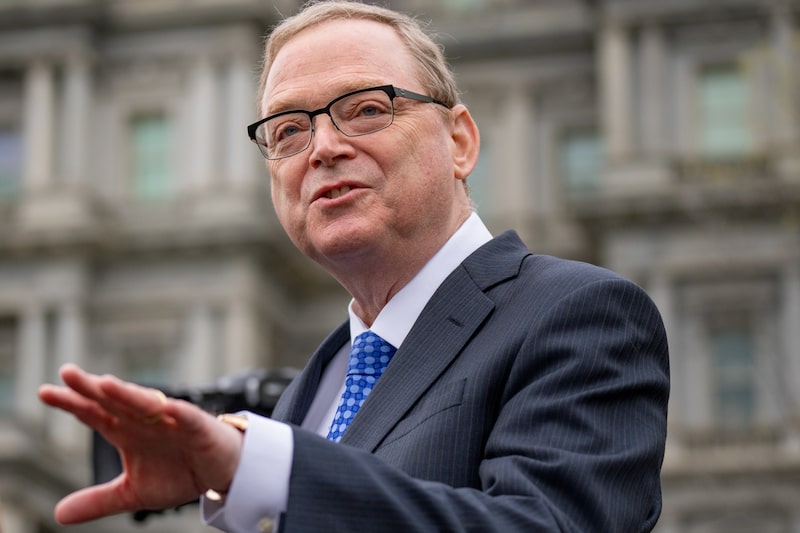 Hassett 100% Not Expecting US Recession This Year Hassett 100% Not Expecting US Recession This Year