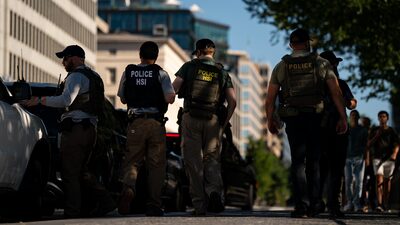 Trump restringe tiempo de permisos de trabajo para migrantes y solicitantes de asilo Trump restringe tiempo de permisos de trabajo para migrantes y solicitantes de asilo