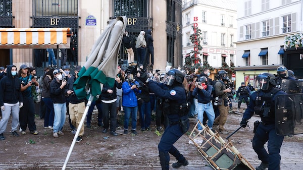 Crise fiscal limita resposta da França a protestos de estudantes por mais recursos Crise fiscal limita resposta da França a protestos de estudantes por mais recursos