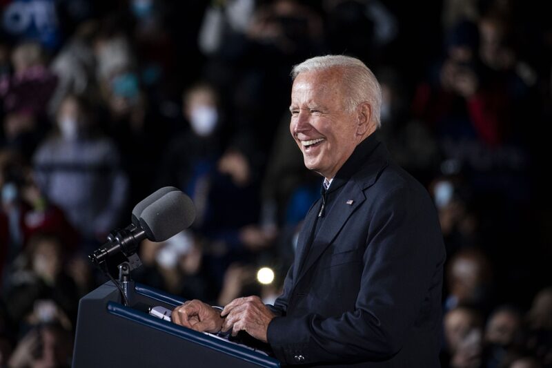 Imposto de Biden sobre bilionários busca financiar gastos sociais Imposto de Biden sobre bilionários busca financiar gastos sociais