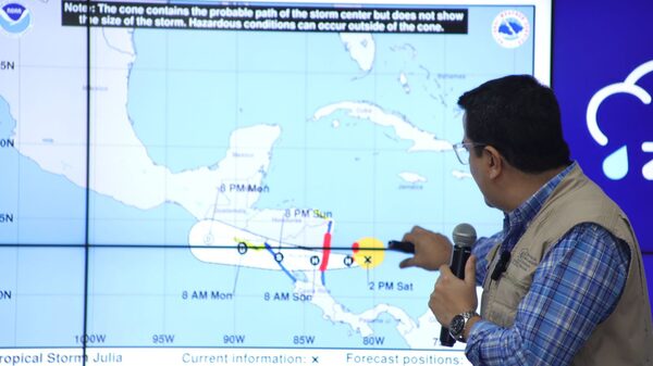 El Salvador suspende clases por huracán Julia, país en Estado de Emergencia El Salvador suspende clases por huracán Julia, país en Estado de Emergencia