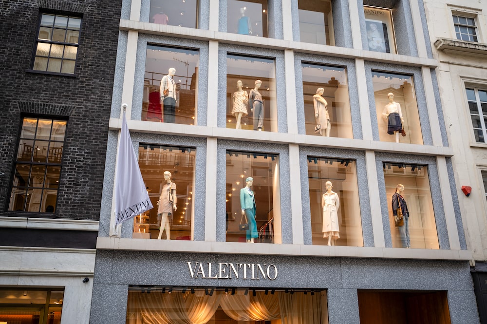 Valentino busca acuerdo con acreedores tras caída de ingresos e incumplimiento de deuda. Valentino busca acuerdo con acreedores tras caída de ingresos e incumplimiento de deuda.