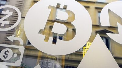 Bitcoin cai para menos de US$ 100 mil e ether perde 10% após ataque dos EUA ao Irã Bitcoin cai para menos de US$ 100 mil e ether perde 10% após ataque dos EUA ao Irã