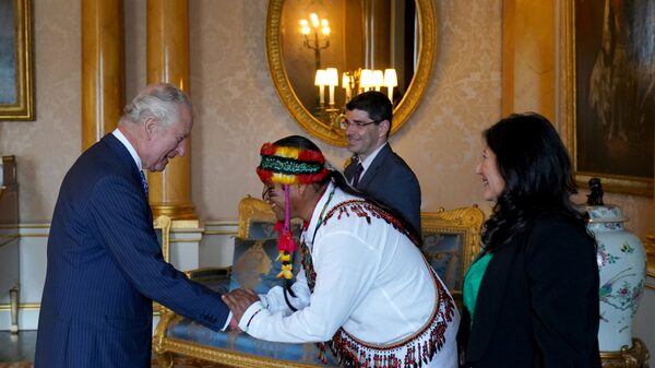 ¿Quién es Domingo Peas? El ecuatoriano achuar que ‘coronó’ al rey Carlos III ¿Quién es Domingo Peas? El ecuatoriano achuar que ‘coronó’ al rey Carlos III