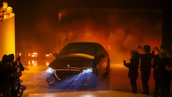 Mercedes-Benz intenta defender su corona de lujo: la Clase S se convierte en la prueba Mercedes-Benz intenta defender su corona de lujo: la Clase S se convierte en la prueba