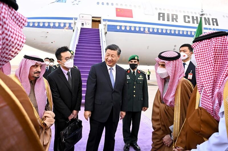 Xi Jinping is welcomed by Emir of Riyadh Faisal bin Bende bin Abdulaziz, left, on Dec. 7. Source: Saudi Arabian Foreign Ministry/Anadolu Agency/Getty Images Xi Jinping is welcomed by Emir of Riyadh Faisal bin Bende bin Abdulaziz, left, on Dec. 7. Source: Saudi Arabian Foreign Ministry/Anadolu Agency/Getty Images