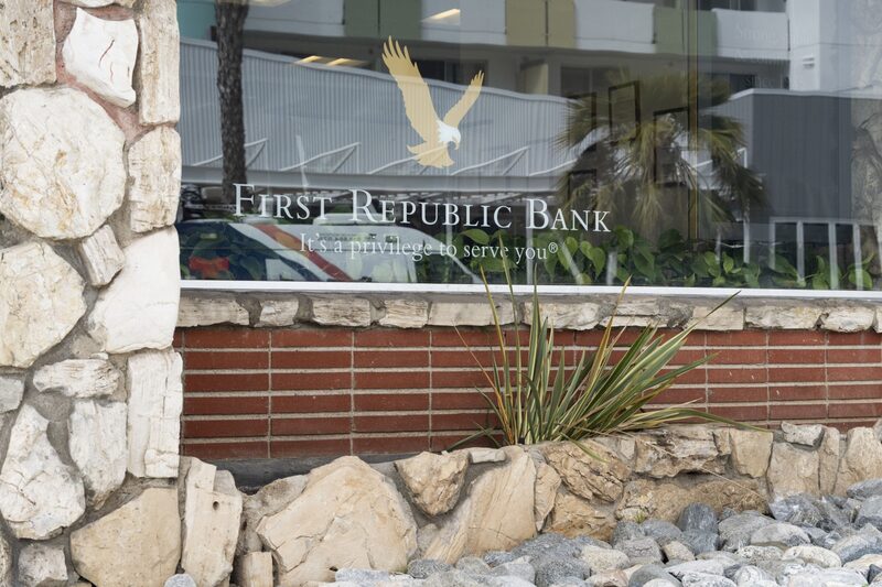 Una sucursal del First Republic Bank en Santa Mónica, California, EE.UU., el lunes 13 de marzo de 2023. Una sucursal del First Republic Bank en Santa Mónica, California, EE.UU., el lunes 13 de marzo de 2023.