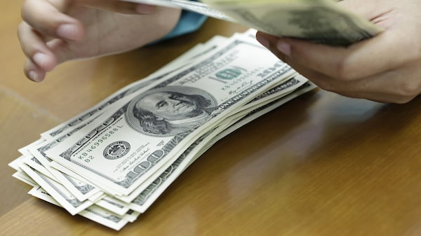 Sueldo básico en Ecuador en 2026 incrementaría entre US$10 y US$20, dice el Gobierno Sueldo básico en Ecuador en 2026 incrementaría entre US$10 y US$20, dice el Gobierno