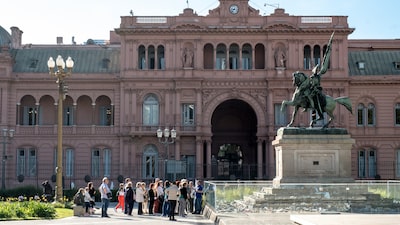 Gobierno de Milei impide acceso de periodistas a Casa Rosada tras presunto espionaje ilegal Gobierno de Milei impide acceso de periodistas a Casa Rosada tras presunto espionaje ilegal