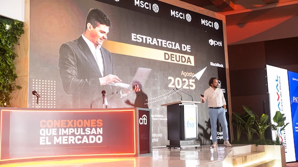 Colombia recompra US$4.400 millones en deuda semanas antes de elecciones Colombia recompra US$4.400 millones en deuda semanas antes de elecciones