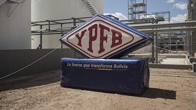 Escándalo de contrabando golpea a la boliviana YPFB y desafía los planes de apertura de Paz Escándalo de contrabando golpea a la boliviana YPFB y desafía los planes de apertura de Paz