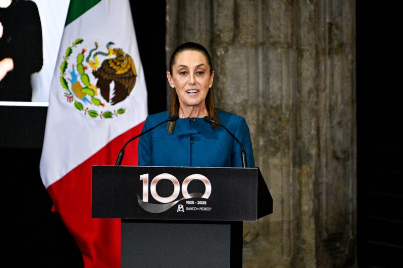Claudia Sheinbaum, presidenta de México, durante el evento conmemorativo de los 100 años de la fundación de Banxico, en Ciudad de México el 25 de agosto de 2025. Claudia Sheinbaum, presidenta de México, durante el evento conmemorativo de los 100 años de la fundación de Banxico, en Ciudad de México el 25 de agosto de 2025.