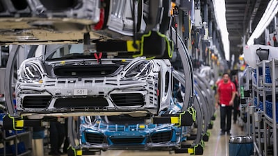 Porsche estuda suspender projeto de nova linha de esportivos elétricos, dizem fontes Porsche estuda suspender projeto de nova linha de esportivos elétricos, dizem fontes