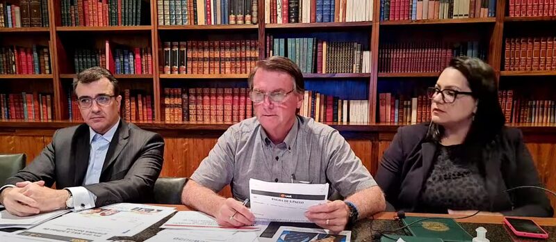 Em transmissão ao vivo, Bolsonaro prometeu vetar legalização do jogo, aprovada pela Câmara Em transmissão ao vivo, Bolsonaro prometeu vetar legalização do jogo, aprovada pela Câmara