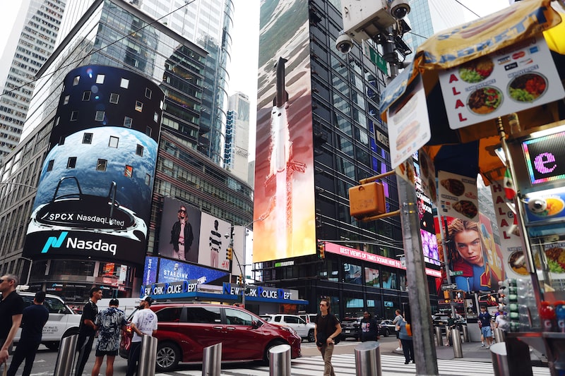 Cartel de SpaceX durante la salida a bolsa (OPV) de la empresa en el Nasdaq MarketSite de Nueva York (EE. UU.), el viernes 12 de junio de 2026. Cartel de SpaceX durante la salida a bolsa (OPV) de la empresa en el Nasdaq MarketSite de Nueva York (EE. UU.), el viernes 12 de junio de 2026.