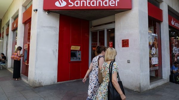 Santander supera las previsiones de ganancias tras sumar clientes con la compra de TSB Santander supera las previsiones de ganancias tras sumar clientes con la compra de TSB